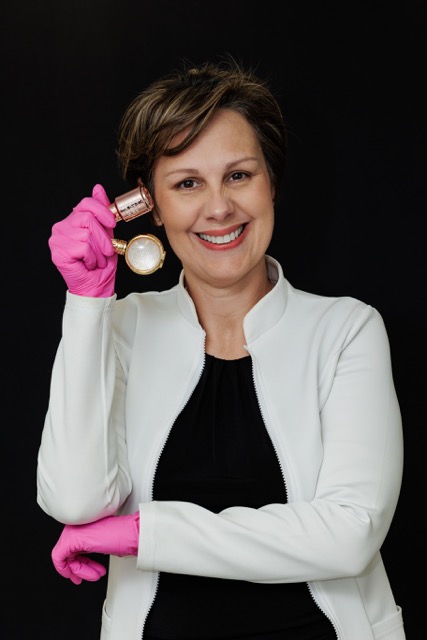 Luciane — Nail Specialist